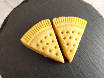 Shortbread segment cutter