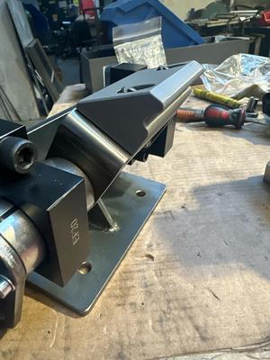 Fuel rail pressure element