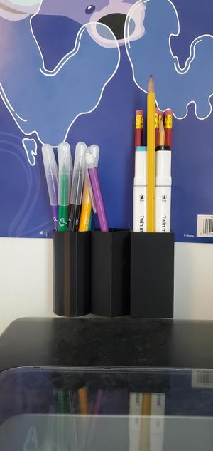Desk top organizer