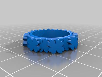 garden of luck- clover ring