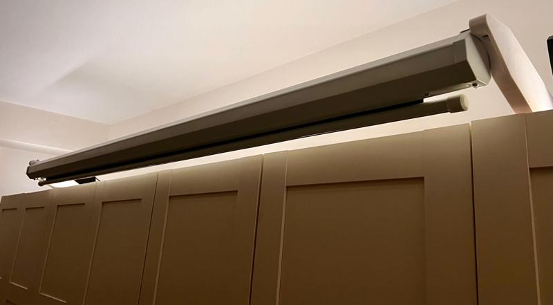 Foldable electric screen bracket