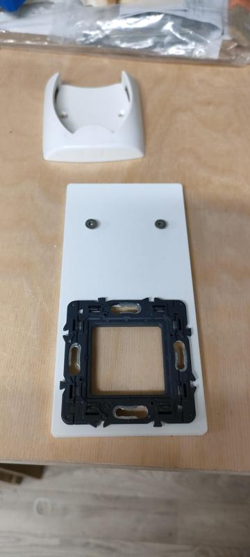 plaque adaptatrice LEGRAND MOSAIC