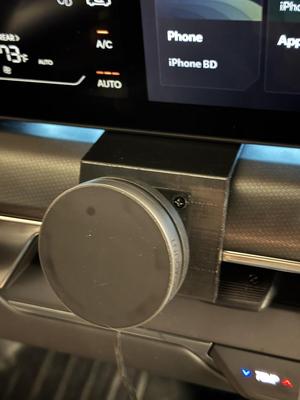 Kia EV9 phone mount for Scosche mag charger