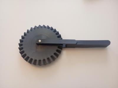 Pasta cutter - no hardware needed