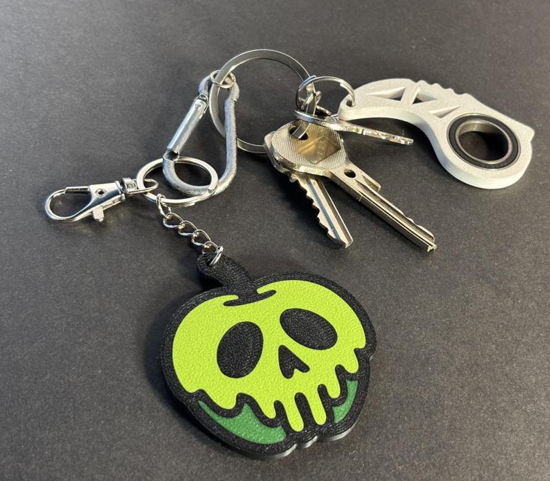 Halloween Poison Apple Keychain STL | Spooky Skull Charm 3D Print Model – Digital Download