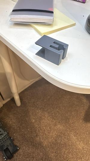 Wire holder for multimeter