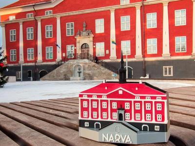 Narva Town Hall Desk Organizer