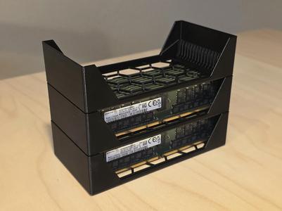 16x DIMM/RDIMM Stackable Storage