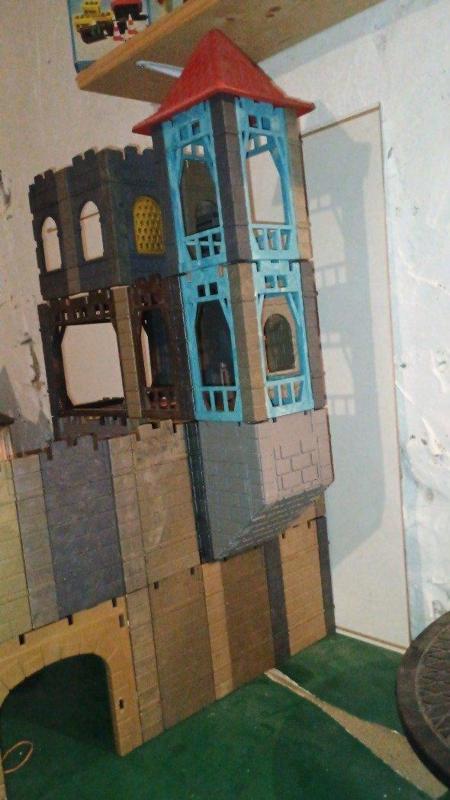 PLAYMOBIL CASTLE CASTILLO BURG: projecting castle wall, muralla del castillo saliente,vorspringende Burgmauer,3666 compatible,kompatibel,compatible steck system