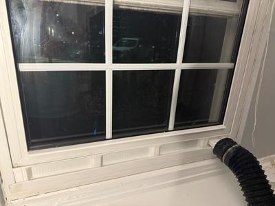 Exhaust adapter for window
