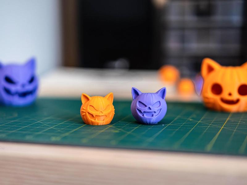 Mini Pumpkin Cat - Scary version