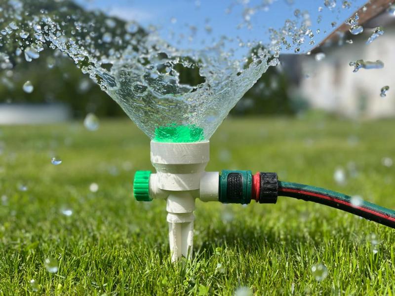 Garden water sprinkler