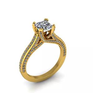 Vintage decorative Emerald square cut  solitaire Ladies Ring