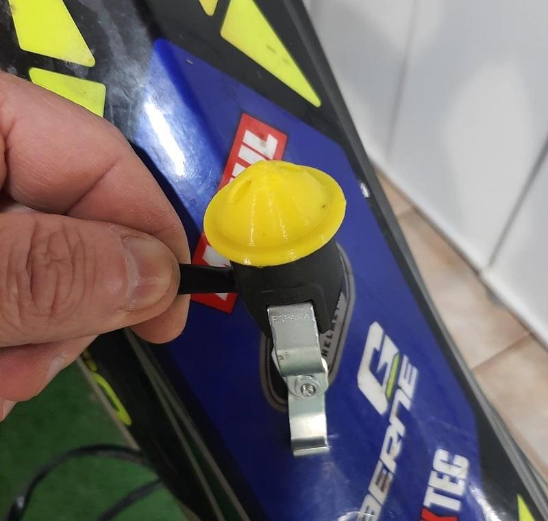 Trial magnetic lanyard