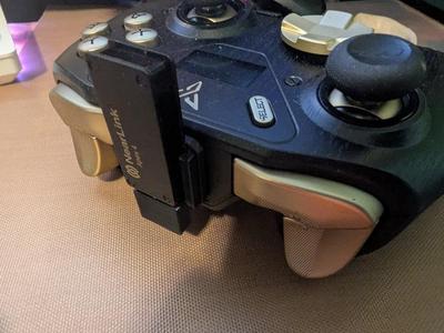 Flydigi Apex dongle mount