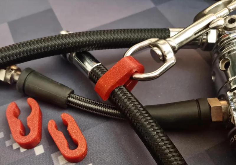 SCUBA diving bolt-snap hose holder / Schlauchhalter   