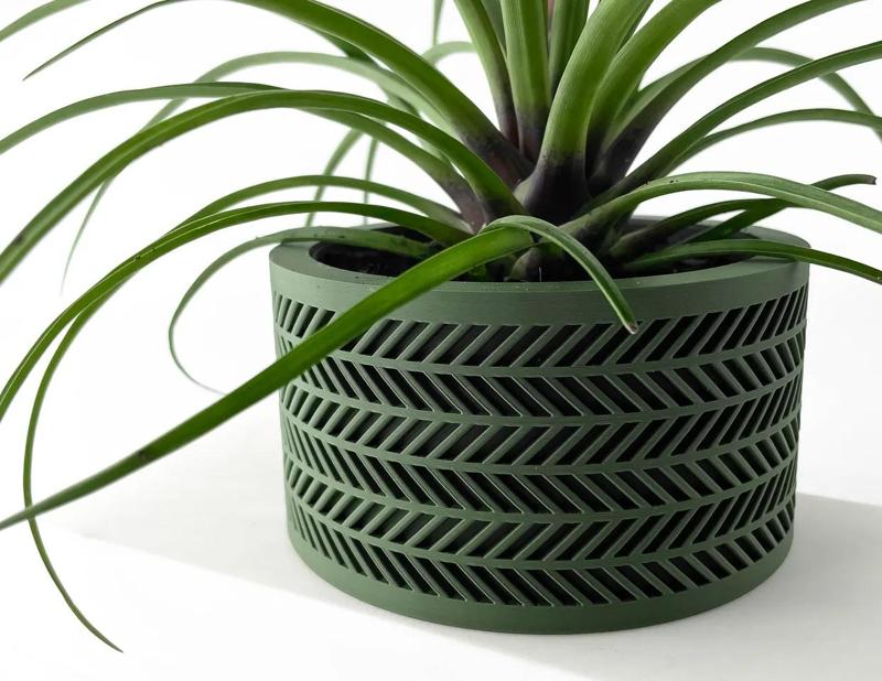 The Quen Planter Pot with Drainage: Tray & Stand Included | Modern and Unique Home Decor for Plants and Succulents | STL File   
