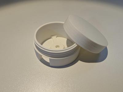 Cover for a lamp connection and cable duct