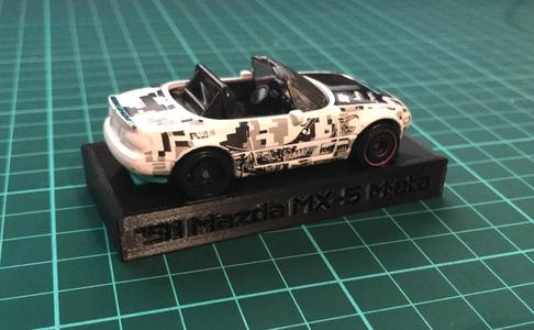 Hot Wheels Basic Display (CUSTOMIZABLE NOW!) ('91 Mazda MX-5 Miata)