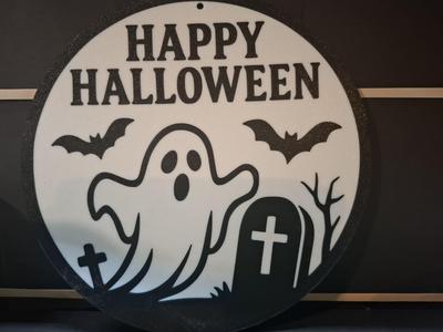 The Ghost is Loose – The Spooky Halloween Sign