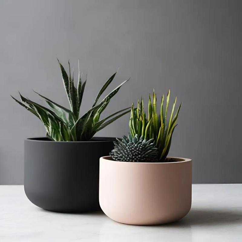 Minimalist round plant pot   