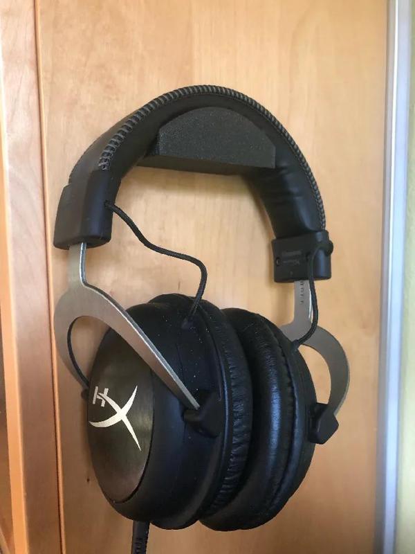 Headphone holder   