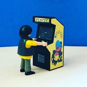 MINIATURE ARCADE FOR PLAYMOBIL SCALE FIGURES