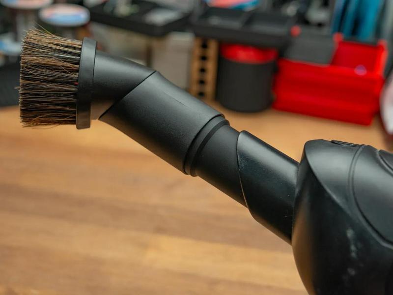 Accessory adapter for Makita DCL182 vacuum cleaner   