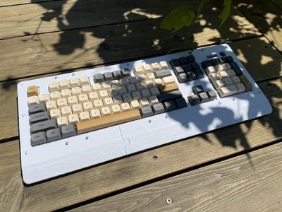 Cedar104 v0: 104 Key Gasket Mounted Mechanical Keyboard