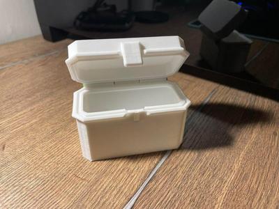 Box on string hinge