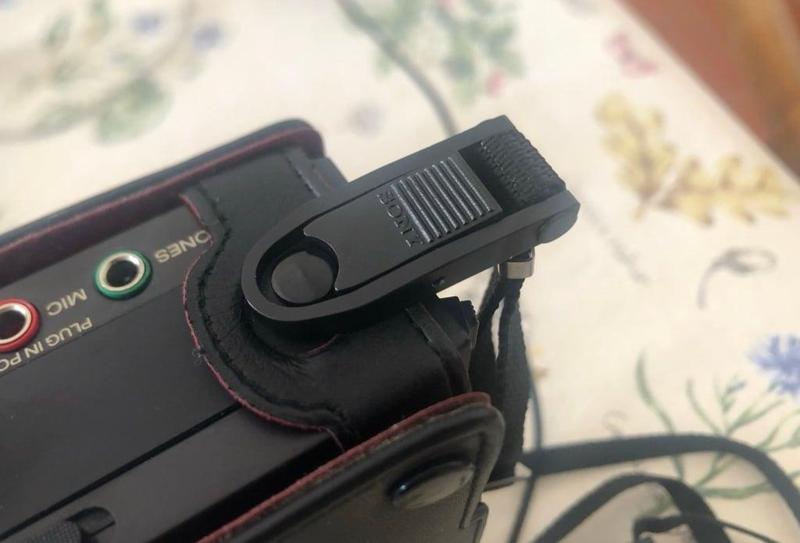 SONY D6 and D6C strap buckle
