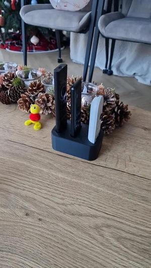 Samsung remote stand with google chromecast remote   