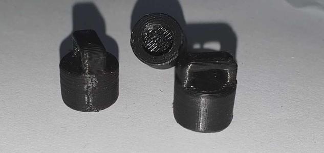 Schrader / presta valve keychain / valve adapter portable