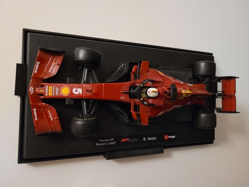 Bburago 1/18 Scale F1 Car Wall Mount