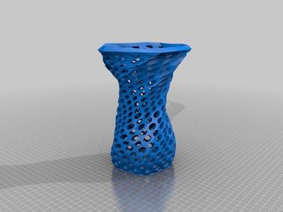 Voronoi Twisted Vase