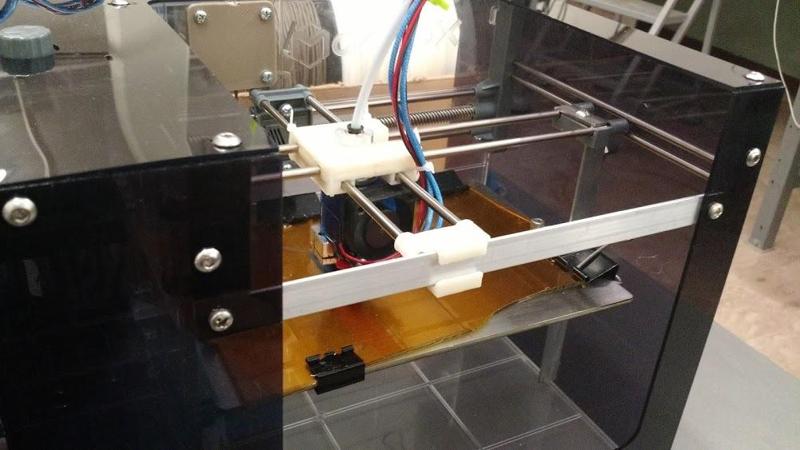Makibox Y-axis Guide