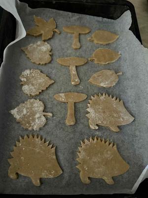 Gingerbread cookie cutter with an autumn theme