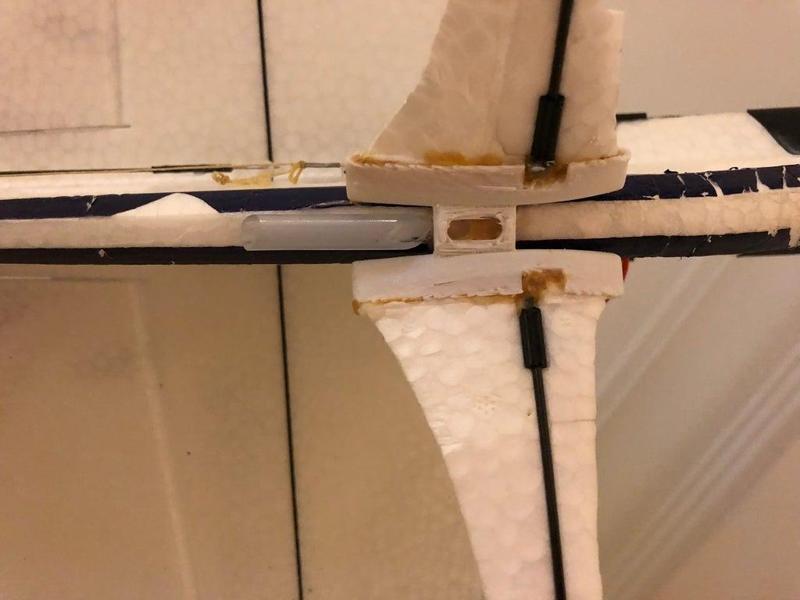 Hobbyking MINI SATURN - Landing gear