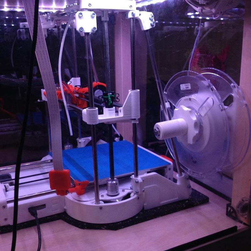 Remix of the part "Printer Mount V2" from "Universal Ultimaker 2 Spool Holder by Undeviljur 