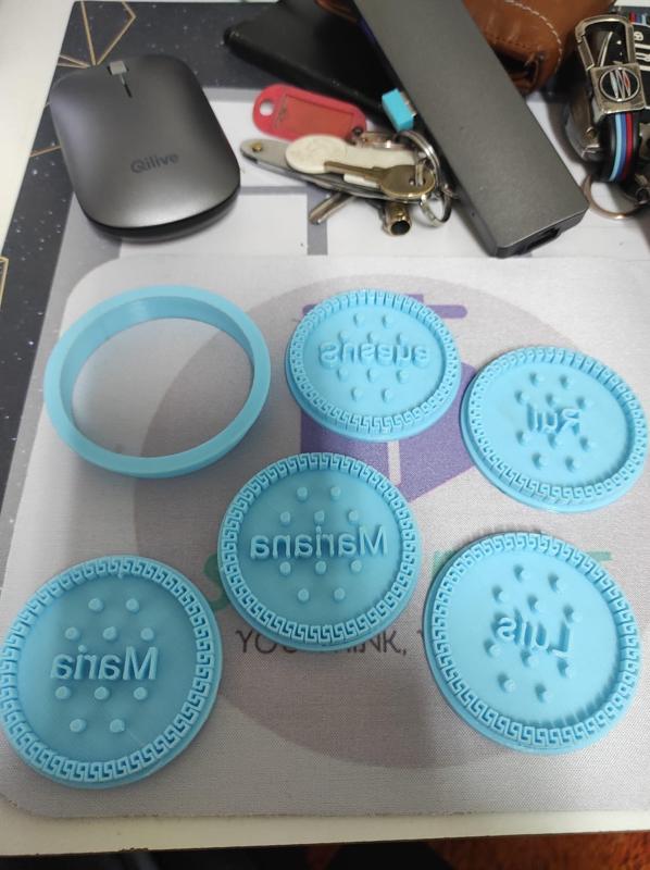 Customizable cookie cutter