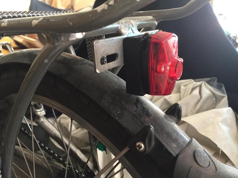 Blackburn Super Flea Taillight Adapter for Dahon and standard tail reflector