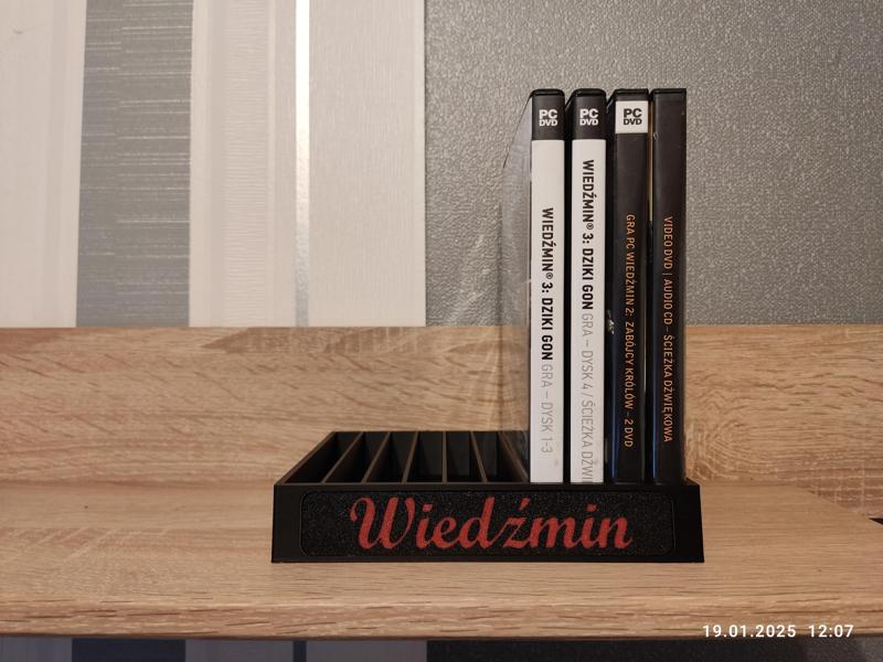 Games holder with label - 15mm slots