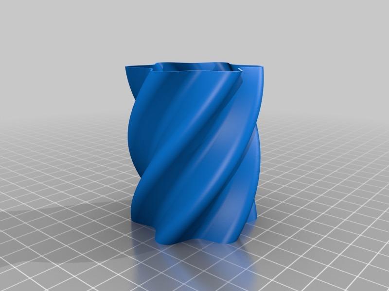 Short  Twisted Star Vase