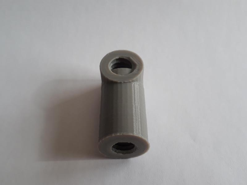 Axle connector