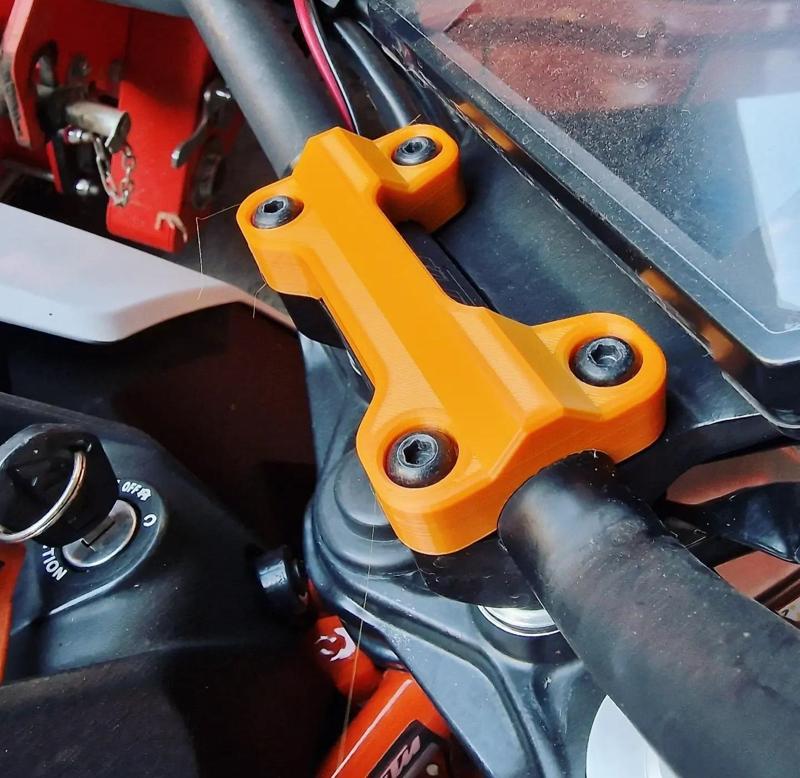 KTM Duke 390 Handlebar Top Cover Clamp