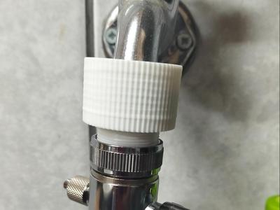 Tap to Faucet reducer (M26x2 to M22x1)