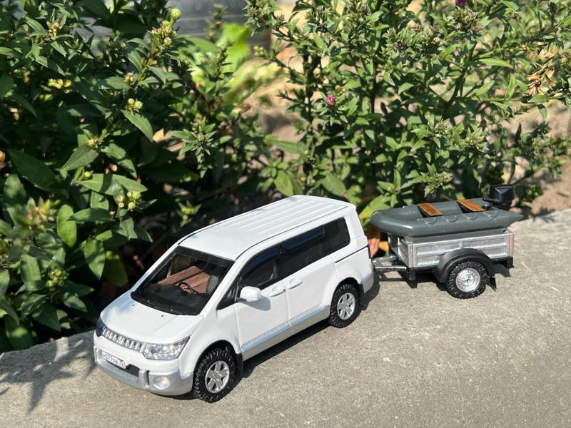 Mitsubishi DELICA D5 1/43 scale