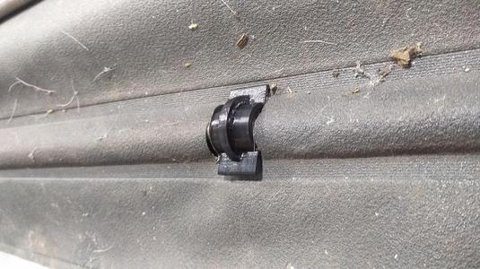Volvo 850 V70 load cover rod limiter