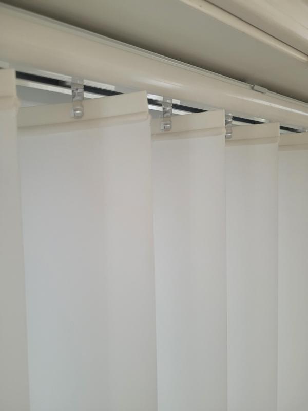Vertical blind upper and lower parts