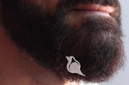 Robin for beard - front wearing